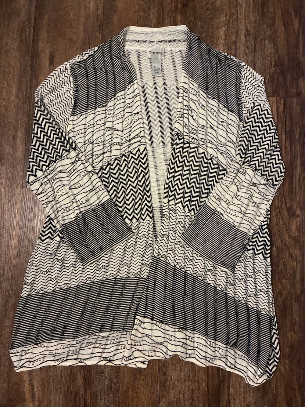 Chico's Goth Core Black and White Open-Front Patterned Preppy Cardigan 2
